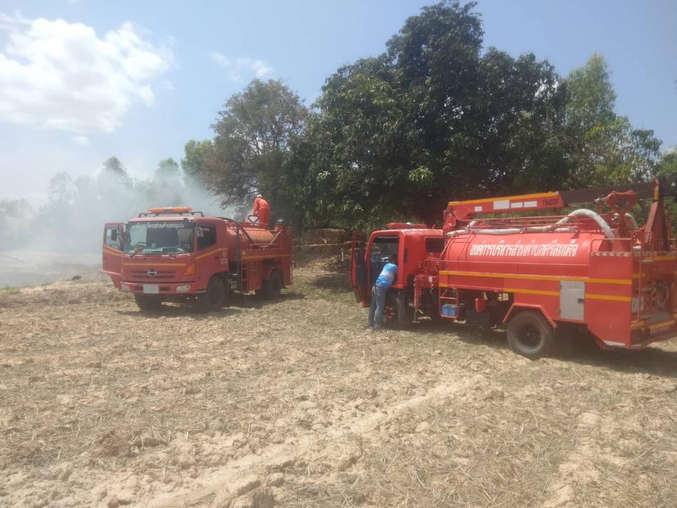 ไฟไหม้กองฟาง ดับไฟหมู่ 5 